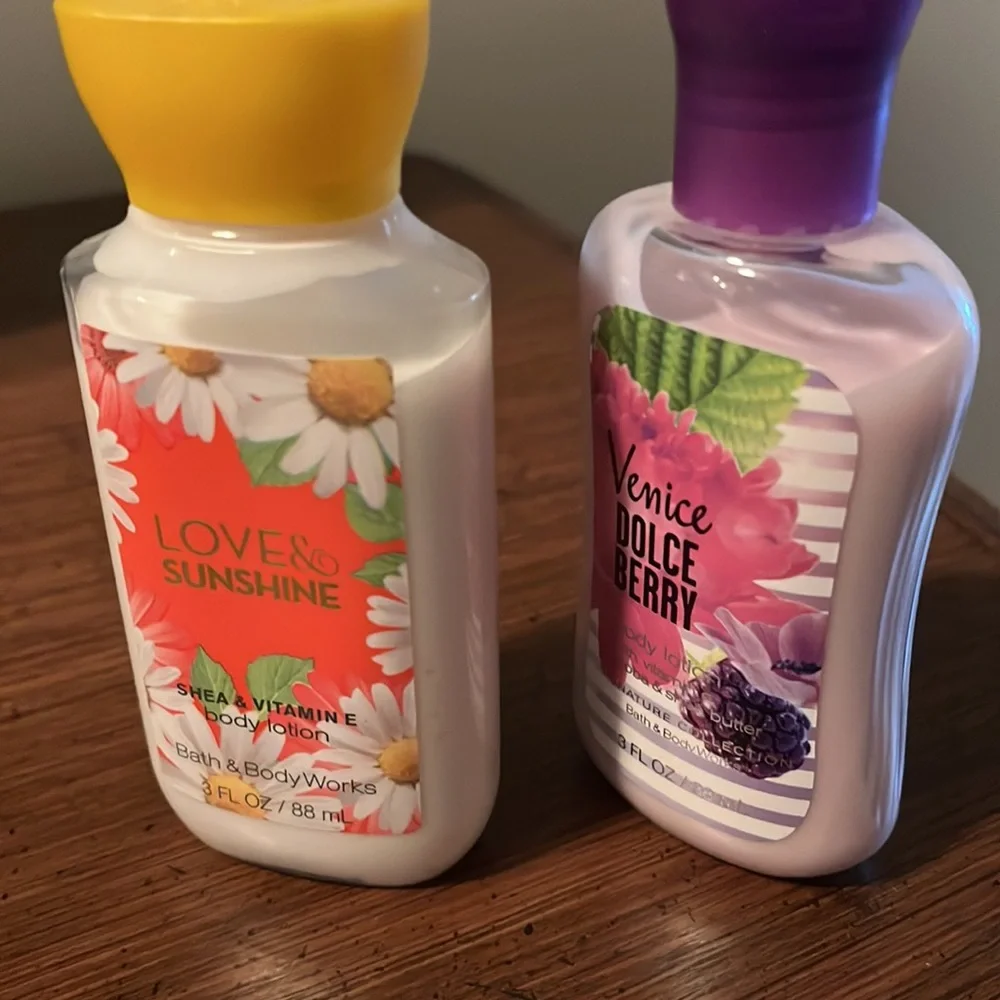 Two travel size bath and body works lotions - Picture 2 of 2